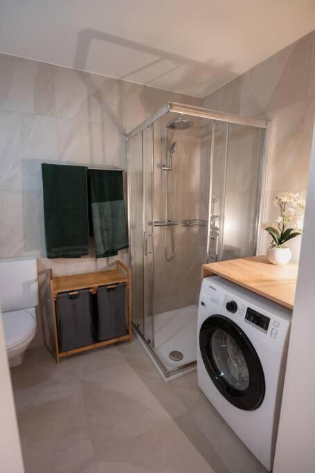 Appartement Spacieux Au Centre De La Gruyere Broc Extérieur photo